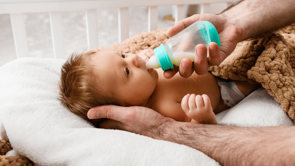  Formula Feeding  milk  Formula to a Baby 